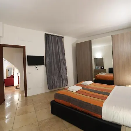 Easy Holidays - In Selci Colosseo * Roma